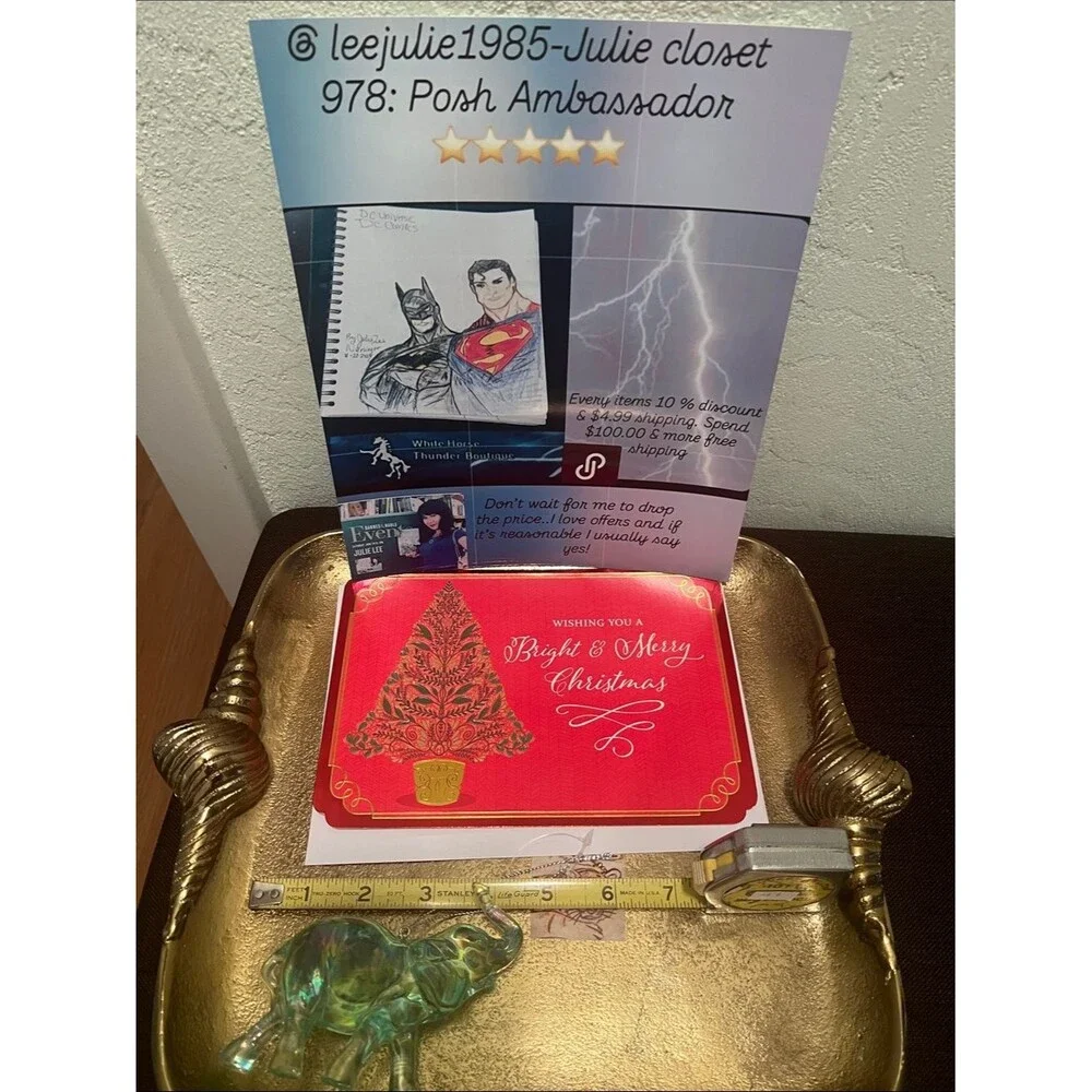 #2213**Glass Elephant Figurine in Iridescent Green - Home Holiday Ointment Decor